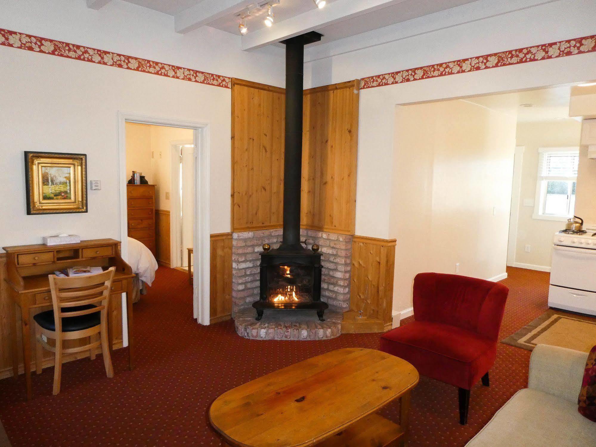 Carmel Fireplace Inn Extérieur photo